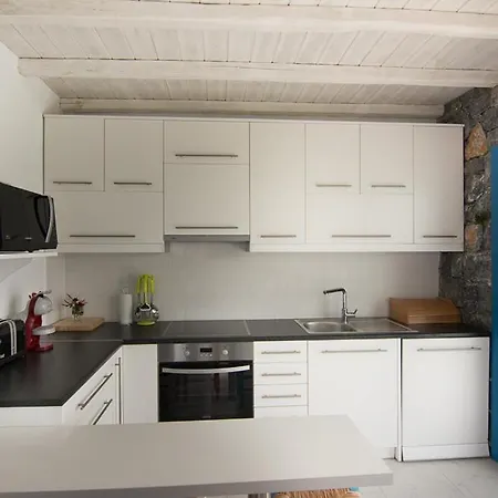 Sun Apartment Acherounes